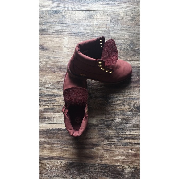 Burgundy timberlands - Picture 2 of 3